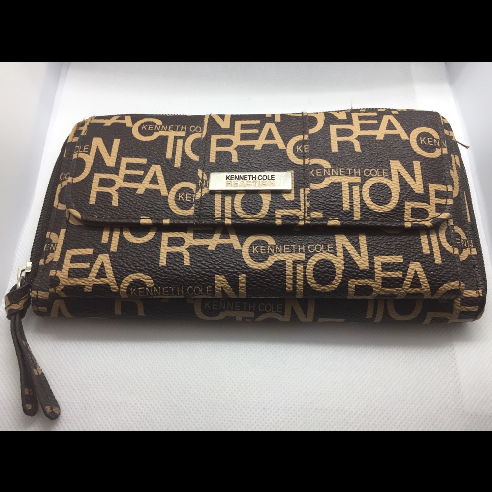 Kenneth Cole Reaction Tri-Fold Clutch Wallet-NWOT